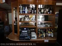 Bar met luifel, achterwand en 13 krukken - afbeelding 11 van  15