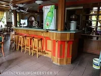 Bar met luifel, achterwand en 13 krukken - afbeelding 13 van  15