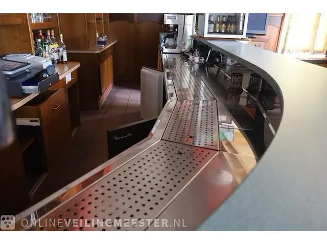 Bar met luifel, achterwand en 13 krukken - afbeelding 14 van  15