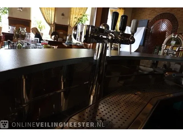 Bar met luifel, achterwand en 13 krukken - afbeelding 15 van  15