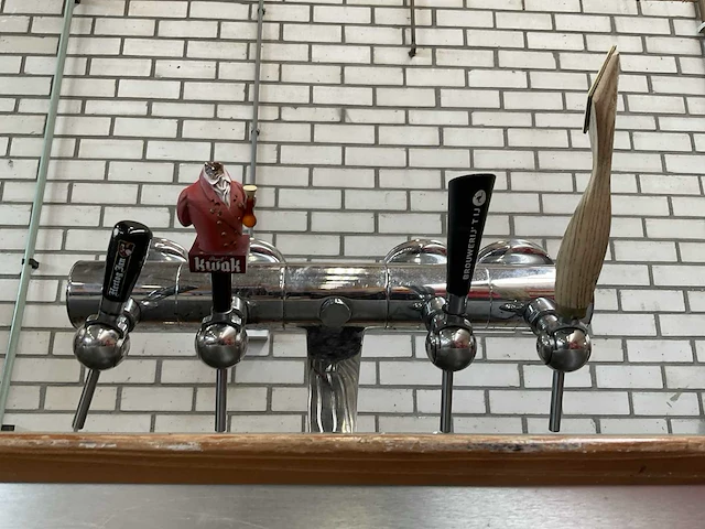 Bar met tap - afbeelding 11 van  11