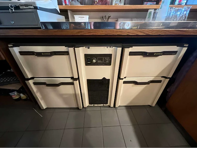 Bar - afbeelding 9 van  20