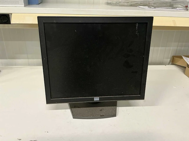 Barco monitor met verstelbare standaard - afbeelding 1 van  2