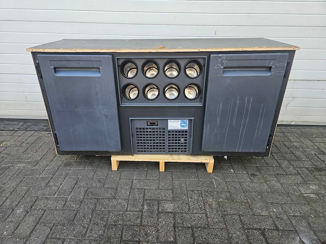Barkoeling met flessennest - afbeelding 1 van  5