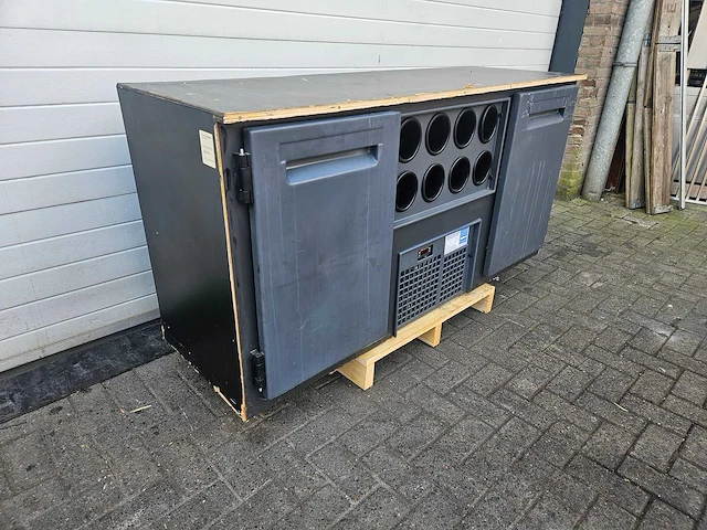 Barkoeling met flessennest - afbeelding 2 van  5