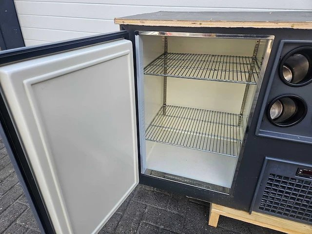 Barkoeling met flessennest - afbeelding 4 van  5