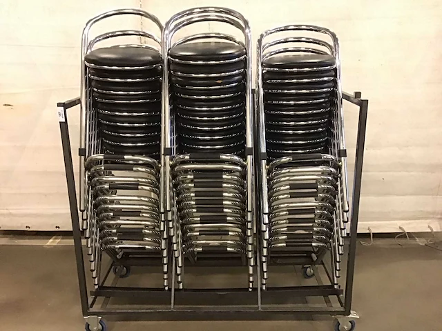 Barkruk (33x) chrome met zwarte zitting inclusief transportkar - afbeelding 1 van  3