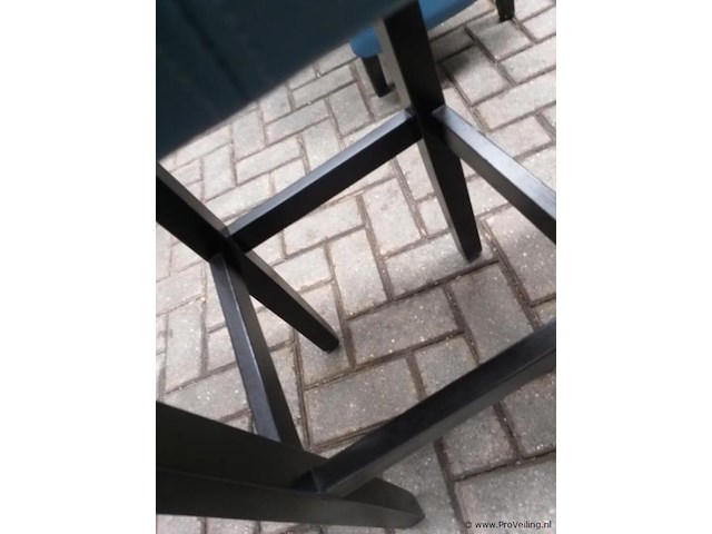 Barkrukken - met blauwe ledere zitting - 2 stuks - afbeelding 4 van  4