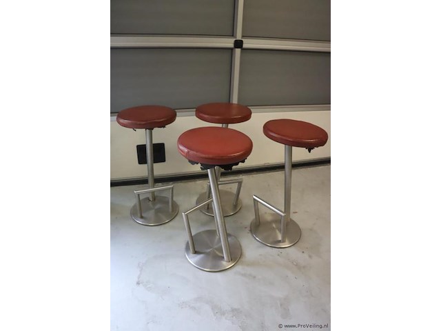 Barkrukken met voetensteun - leer gestoffeerd met rvs onderstel - 4 stuks - afbeelding 1 van  3