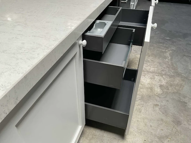 Barletti keukenopstelling met composieten werkblad - afbeelding 11 van  14