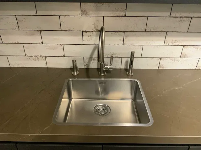 Barletti / kitchenaid / bora rechte keuken met l vormig werkeiland - afbeelding 52 van  53