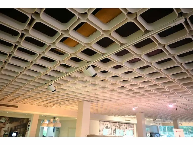 Bäro - ontero id / pendiro ec 122 - complete showroom verlichting met rails, spots en armaturen - afbeelding 14 van  15