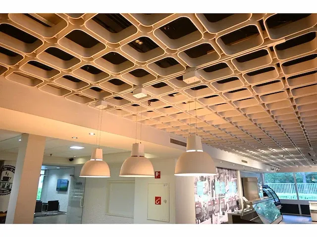 Bäro - ontero id / pendiro ec 122 - complete showroom verlichting met rails, spots en armaturen - afbeelding 15 van  15