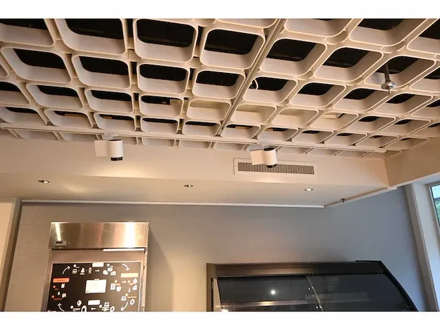 Bäro - ontero id / pendiro ec 122 - complete showroom verlichting met rails, spots en armaturen - afbeelding 8 van  15