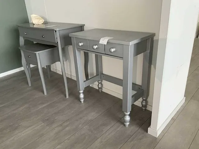 Baroque kaptafel, nachtkastje en kruk - afbeelding 2 van  6