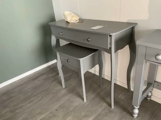 Baroque kaptafel, nachtkastje en kruk - afbeelding 3 van  6