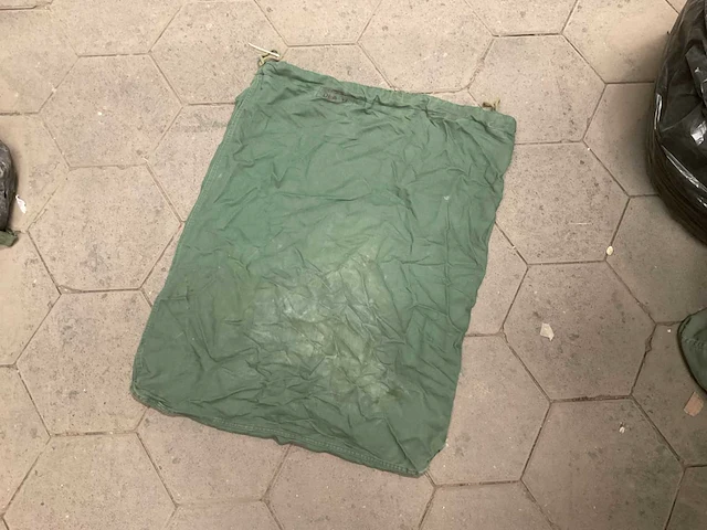 Barracks bag (17x) - afbeelding 1 van  3
