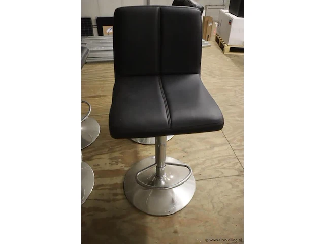 Barstoelen met voetensteun | zwart met chroom onderstel| 4 stuks - afbeelding 2 van  4
