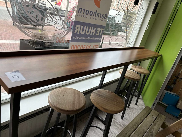 Bartafel met 4 krukken - afbeelding 1 van  4