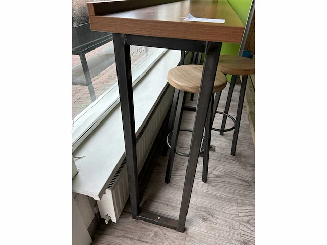Bartafel met 4 krukken - afbeelding 4 van  4
