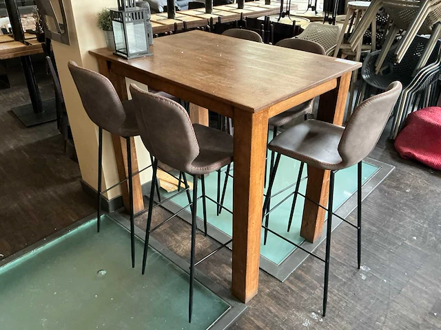 Bartafel met 4 krukken - afbeelding 1 van  5