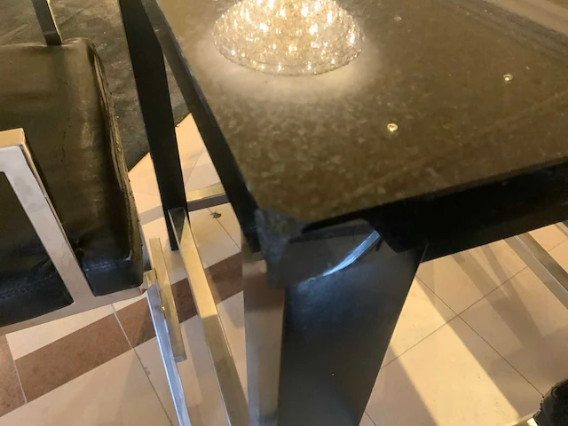 Bartafel met 4 krukken - afbeelding 3 van  12