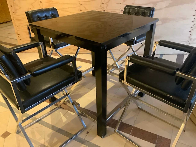 Bartafel met 4 krukken - afbeelding 6 van  10