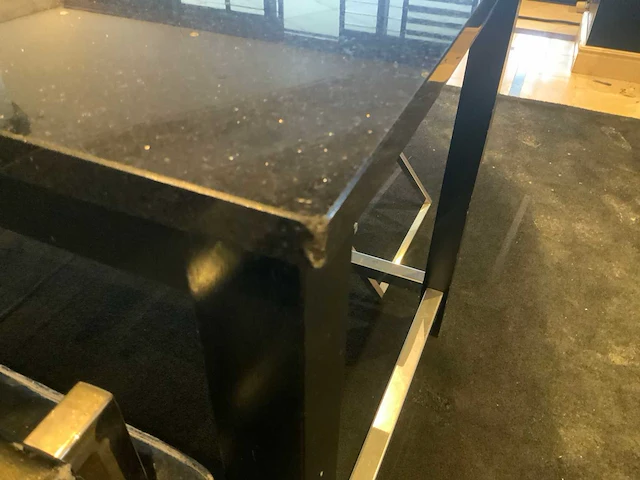 Bartafel met 4 krukken - afbeelding 2 van  12