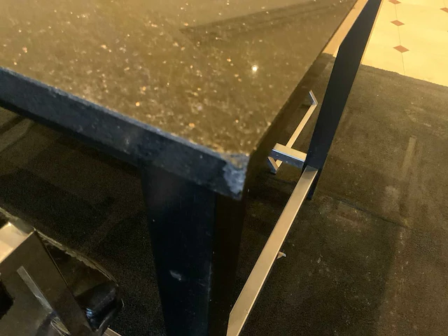 Bartafel met 4 krukken - afbeelding 3 van  12