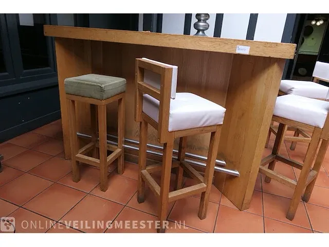 Bartafel met 4x barkruk - afbeelding 7 van  8