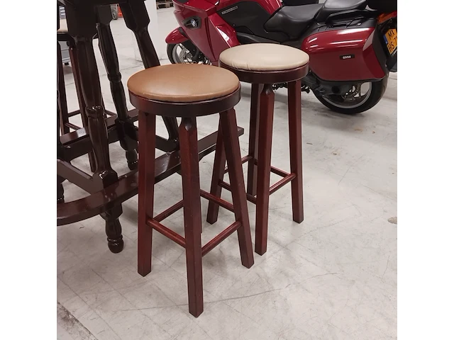Bartafel met 6 krukken, bruin - afbeelding 7 van  9