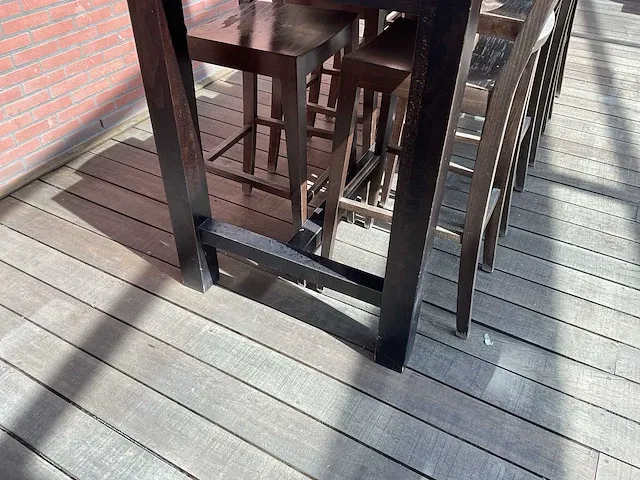 Bartafel met barkrukken - afbeelding 4 van  7