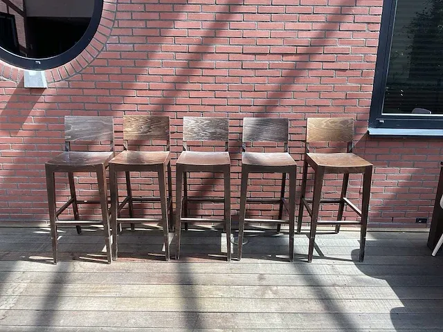 Bartafel met barkrukken - afbeelding 7 van  7