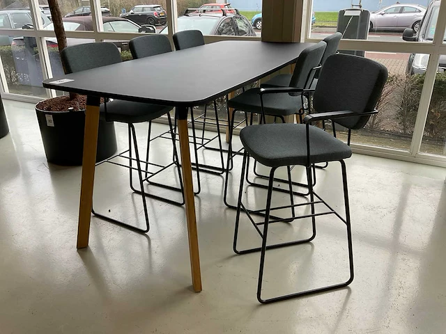 Bartafel met stoelen - afbeelding 2 van  6