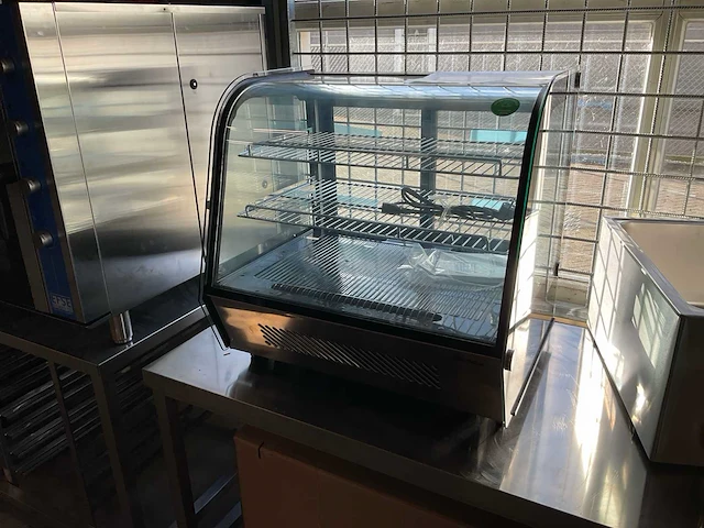 Bartscher deli-cool2 koelvitrine - afbeelding 1 van  4