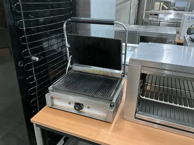 Bartscher gh-811p contactgrill - afbeelding 1 van  5