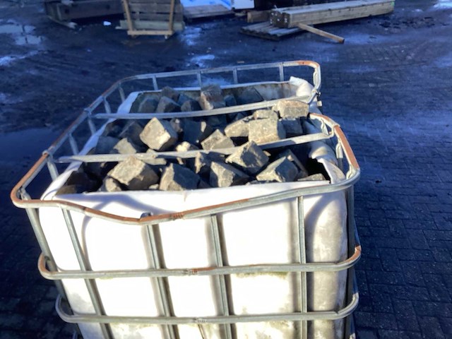 Basalt keien - afbeelding 1 van  2