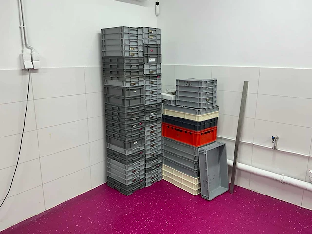 Basicline / allibert partij stapelkratten - afbeelding 1 van  9