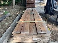 Basralocus beschoeiingsplanken fijnbezaagd 4000x100x20mm (99x) - afbeelding 1 van  3