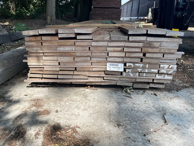 Basralocus beschoeiingsplanken fijnbezaagd 4000x100x20mm (99x) - afbeelding 3 van  3