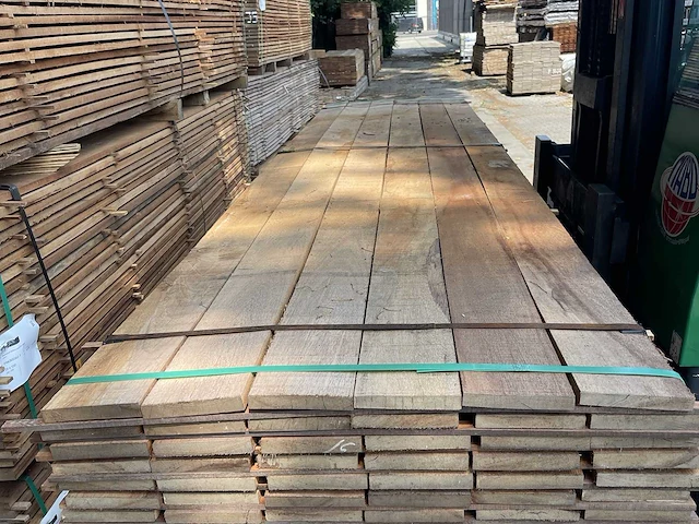 Basralocus beschoeiingsplanken fijnbezaagd 4000x150x20mm (138x) - afbeelding 3 van  3