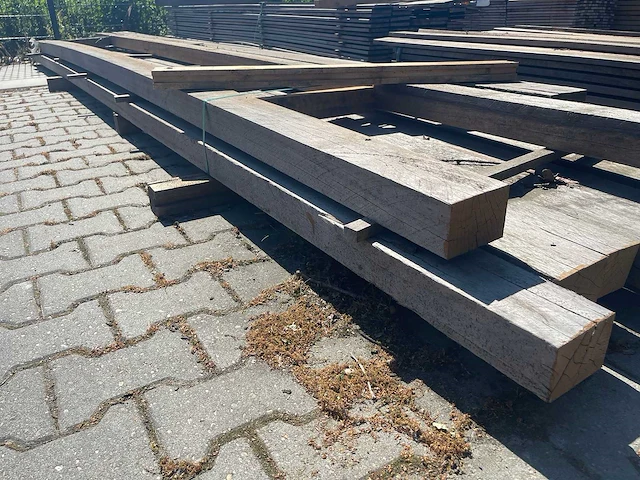 Basralocus hardhouten balken 80x110-160mm, lengte 450-500cm (11x) - afbeelding 2 van  3