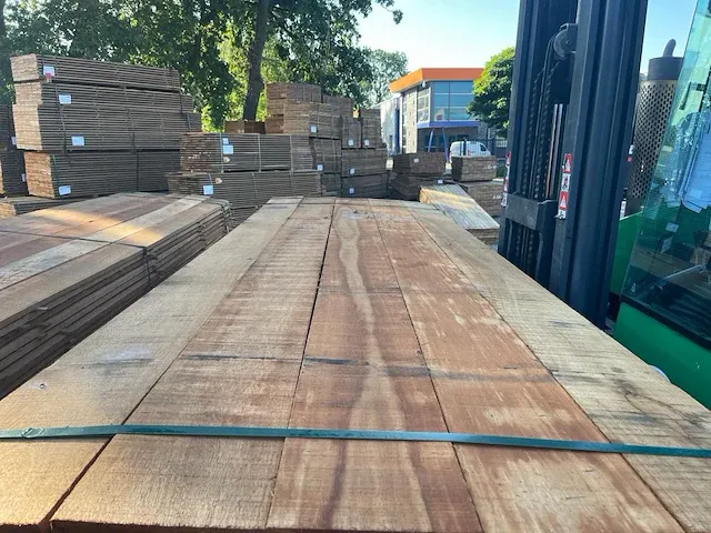 Basralocus hardhouten beschoeiingsplanken 20x200mm, lengte 350cm (125x) - afbeelding 1 van  3