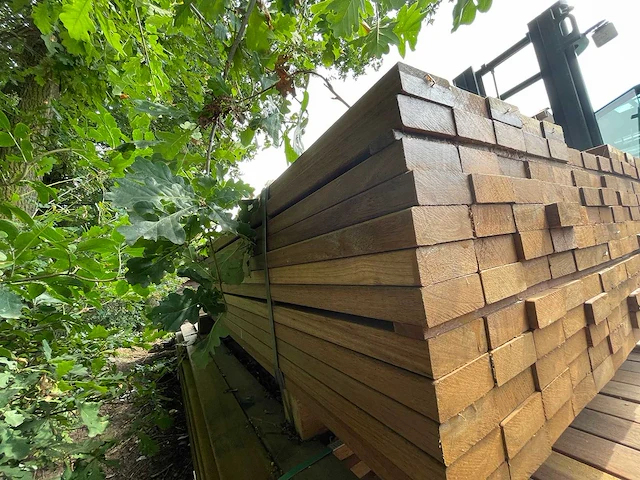 Basralocus hardhouten planken 27x70mm, lengte 155cm (153x) - afbeelding 2 van  3
