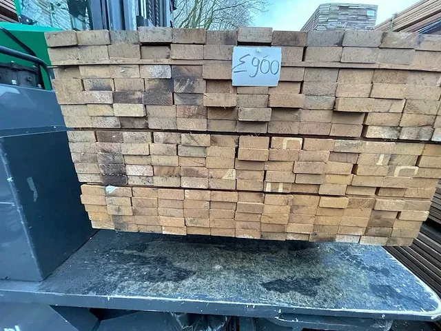 Basralocus hardhouten planken 27x70mm, lengte 245cm (143x) - afbeelding 3 van  3