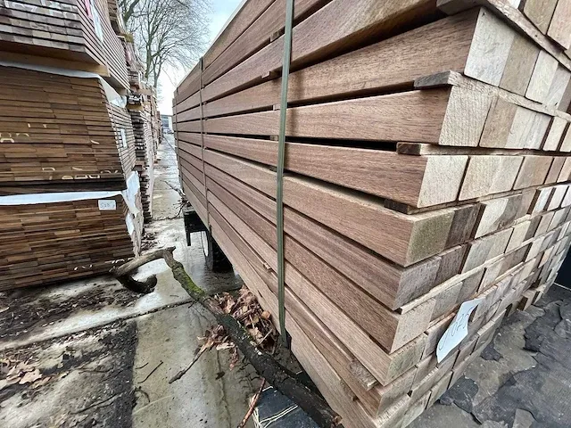 Basralocus hardhouten planken 45x70mm, lengte 185cm (169x) - afbeelding 2 van  3