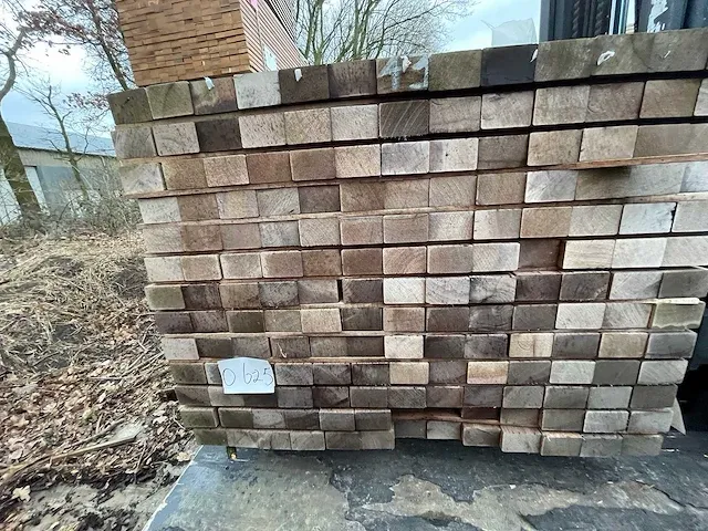Basralocus hardhouten planken 45x70mm, lengte 185cm (169x) - afbeelding 3 van  3