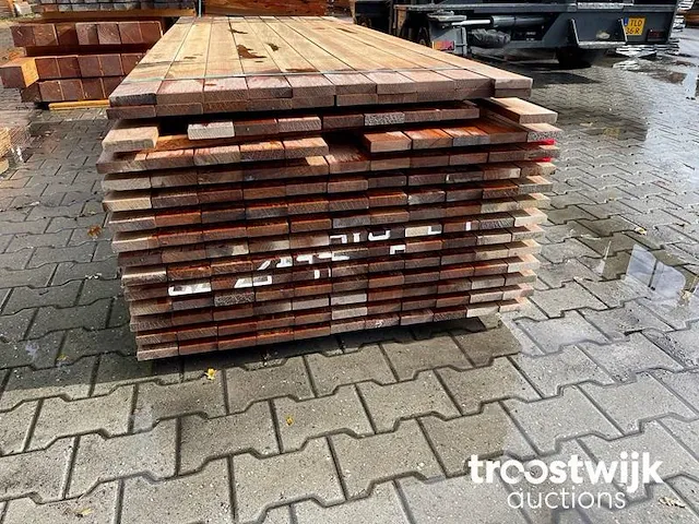 Basralocus hardhouten planken geschaafd 25x70mm, lengte 245cm - afbeelding 2 van  2