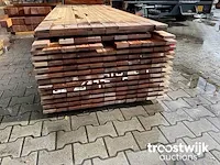 Basralocus hardhouten planken geschaafd 25x70mm, lengte 245cm - afbeelding 2 van  2