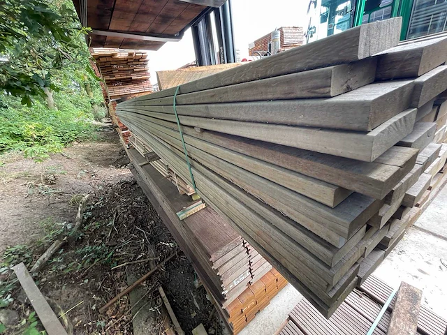 Basralocus hardhouten planken geschaafd 25x70mm, lengte 400cm (170x) - afbeelding 2 van  3